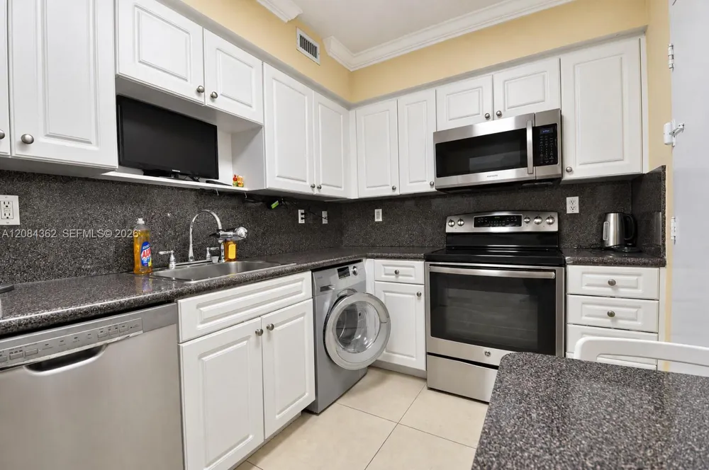 2501 S Ocean Dr #323 Hollywood, FL 33019