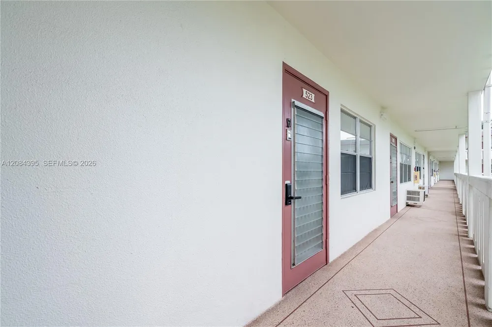 523 Fanshaw M #523 Boca Raton, FL 33434