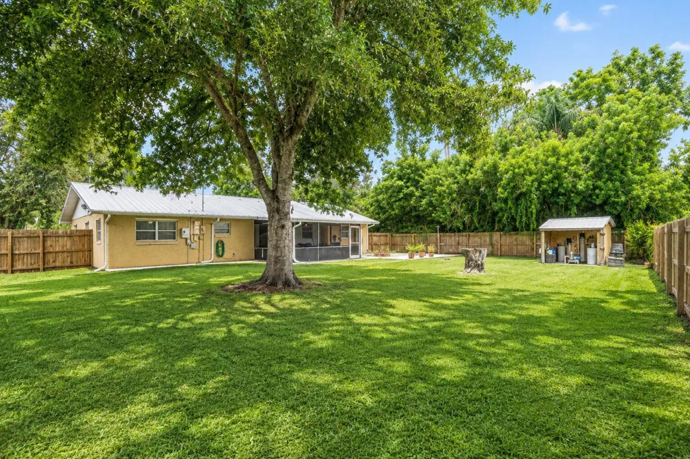 5605 WINTER GARDEN PARKWAY Fort Pierce, FL 34951