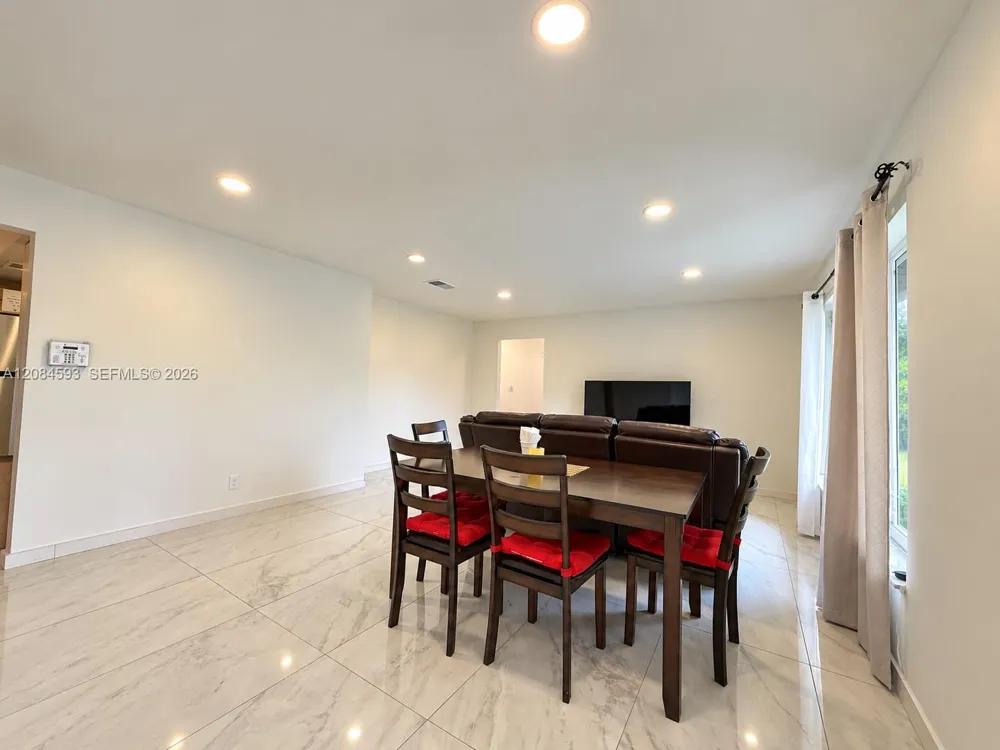 8001 NW 108 AVE Tamarac, FL 33321