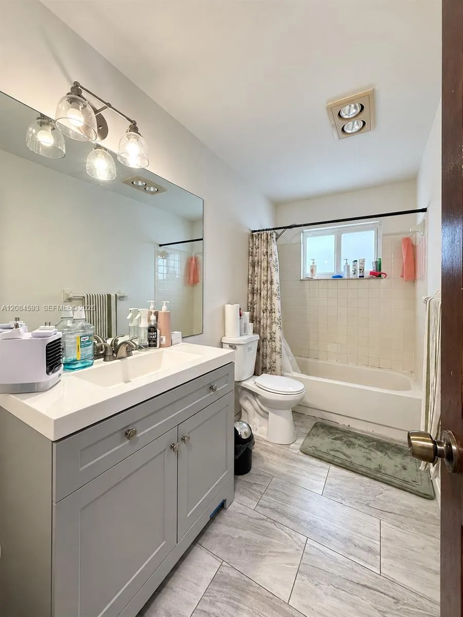 8001 NW 108 AVE Tamarac, FL 33321