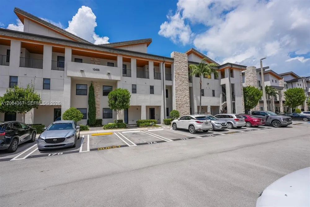 10455 NW 82nd St #10 Doral, FL 33178