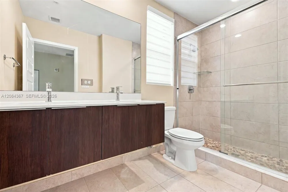 10455 NW 82nd St #10 Doral, FL 33178