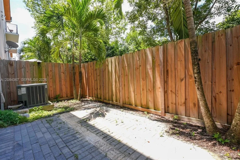 10455 NW 82nd St #10 Doral, FL 33178