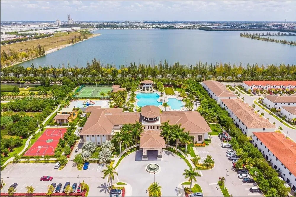 10455 NW 82nd St #10 Doral, FL 33178