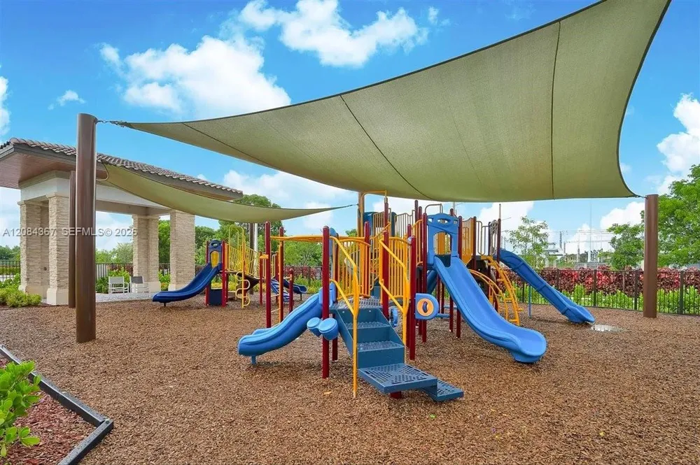 10455 NW 82nd St #10 Doral, FL 33178