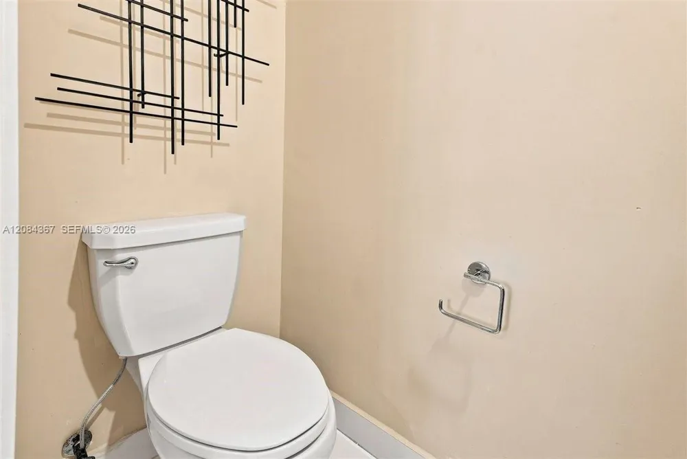 10455 NW 82nd St #10 Doral, FL 33178