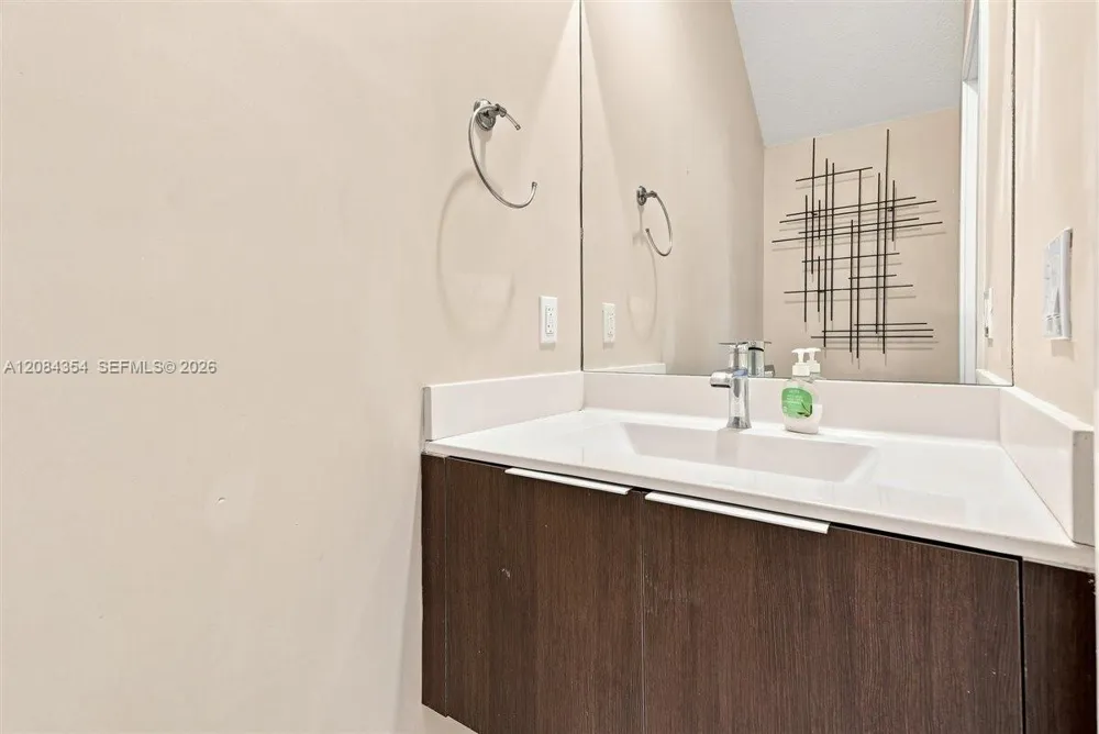 10455 NW 82nd St #10 Doral, FL 33178