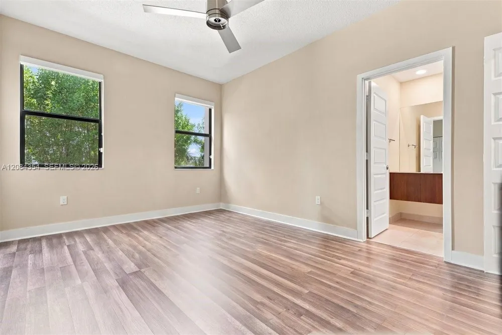 10455 NW 82nd St #10 Doral, FL 33178