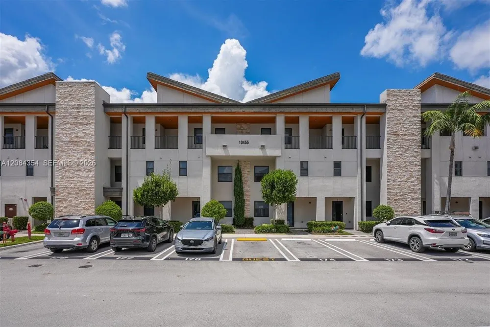 10455 NW 82nd St #10 Doral, FL 33178