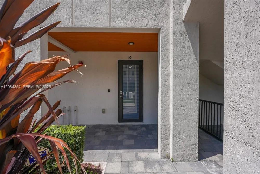 10455 NW 82nd St #10 Doral, FL 33178