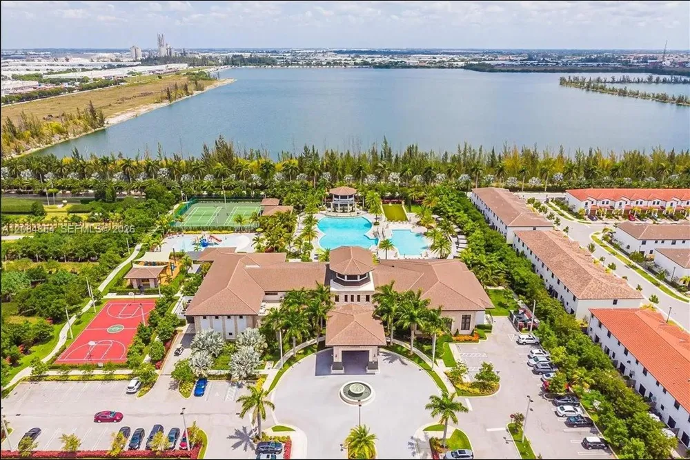 10455 NW 82nd St #10 Doral, FL 33178