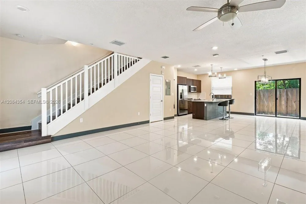 10455 NW 82nd St #10 Doral, FL 33178