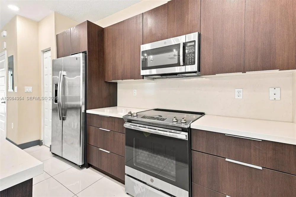10455 NW 82nd St #10 Doral, FL 33178