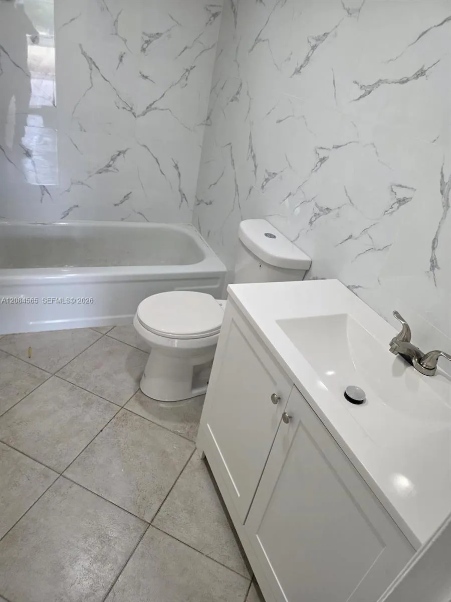 2017 NW 46th Ave #A404 Lauderhill, FL 33313