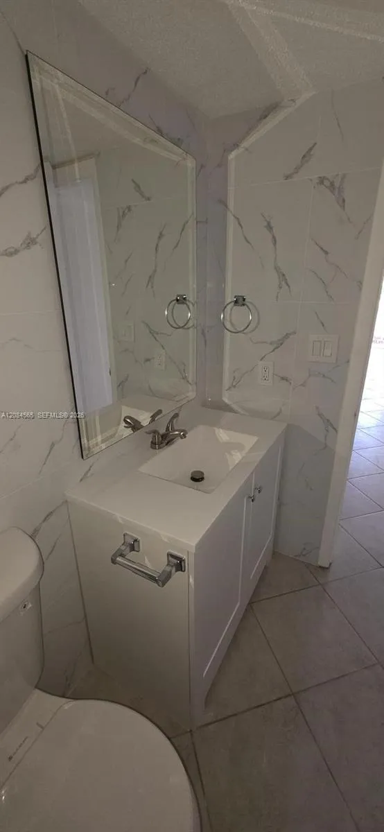 2017 NW 46th Ave #A404 Lauderhill, FL 33313