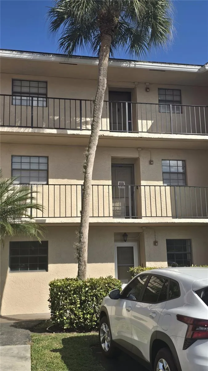 3351 NW 85th Ave #316 Coral Springs, FL 33065