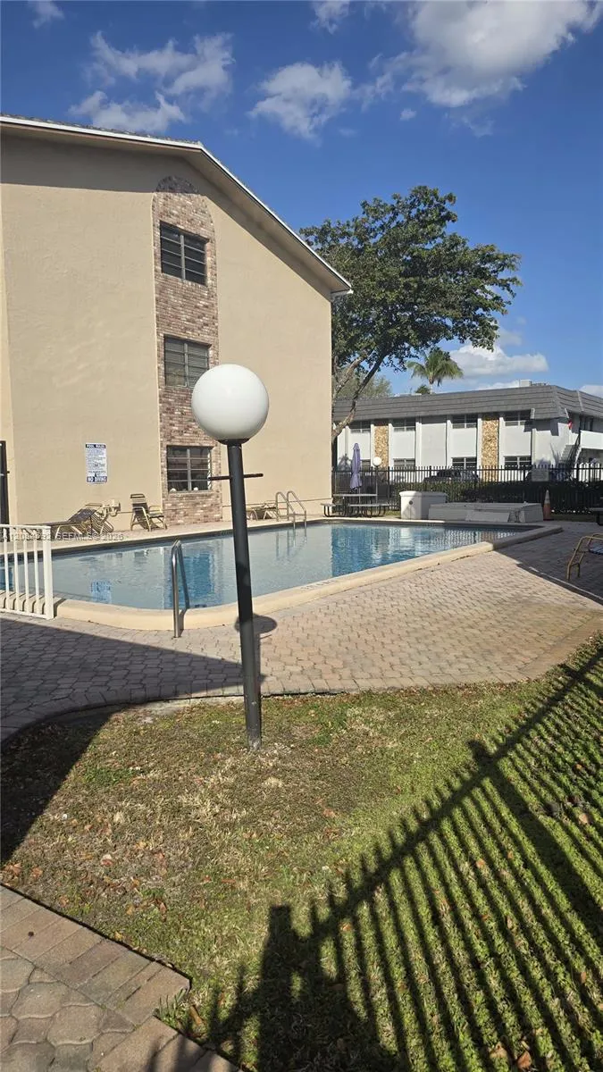 3351 NW 85th Ave #316 Coral Springs, FL 33065