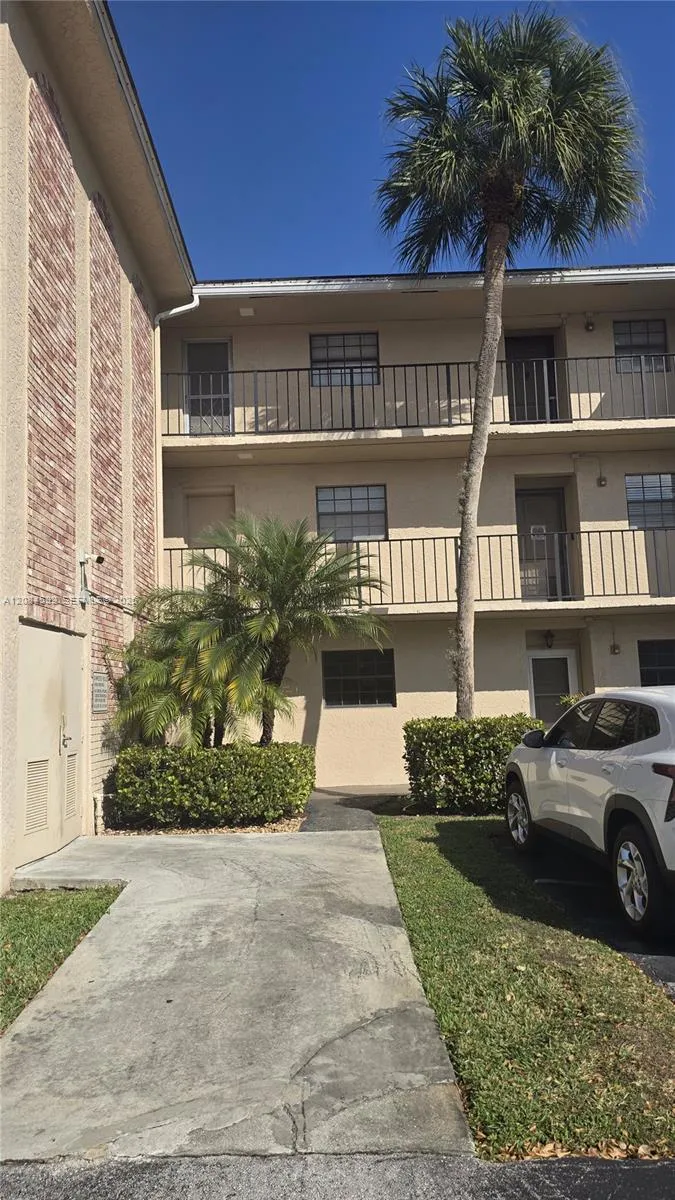 3351 NW 85th Ave #316 Coral Springs, FL 33065