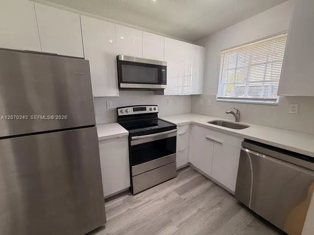 2054 NE 167th St #3-122 North Miami Beach, FL 33162
