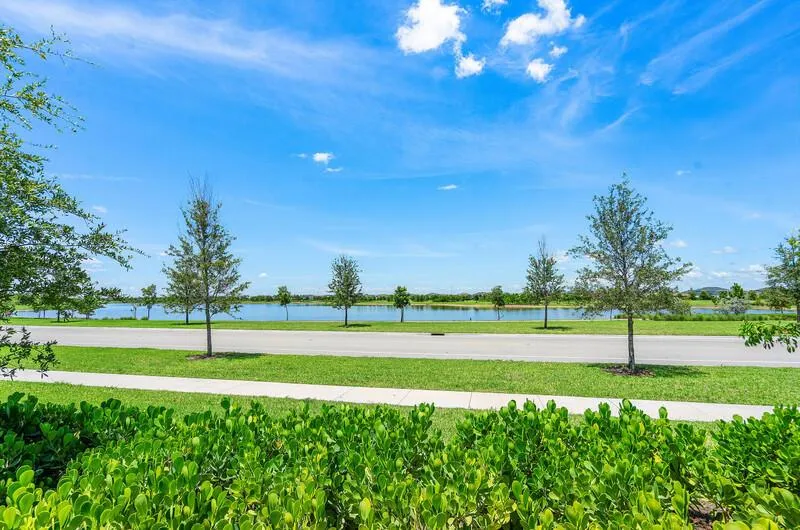 19552 BROAD SHORE Walk Loxahatchee, FL 33470