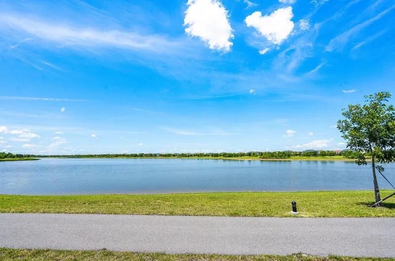 19552 BROAD SHORE Walk Loxahatchee, FL 33470