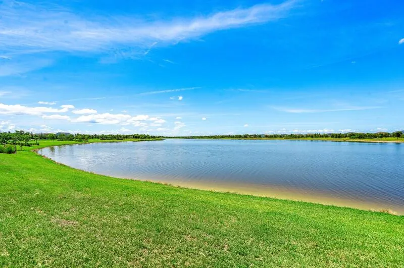 19552 BROAD SHORE Walk Loxahatchee, FL 33470
