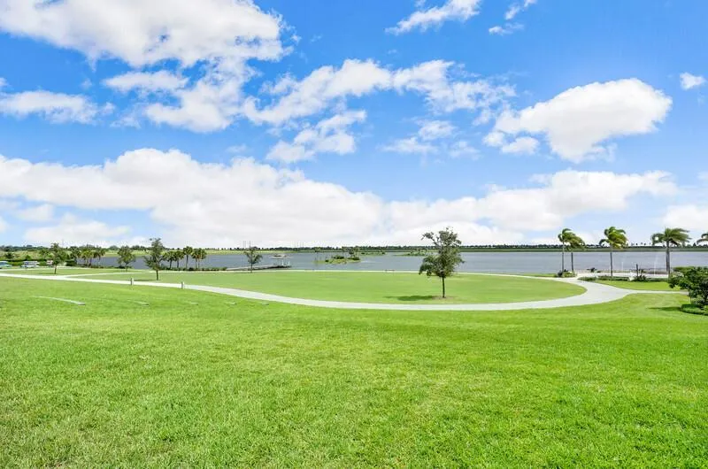 19552 BROAD SHORE Walk Loxahatchee, FL 33470