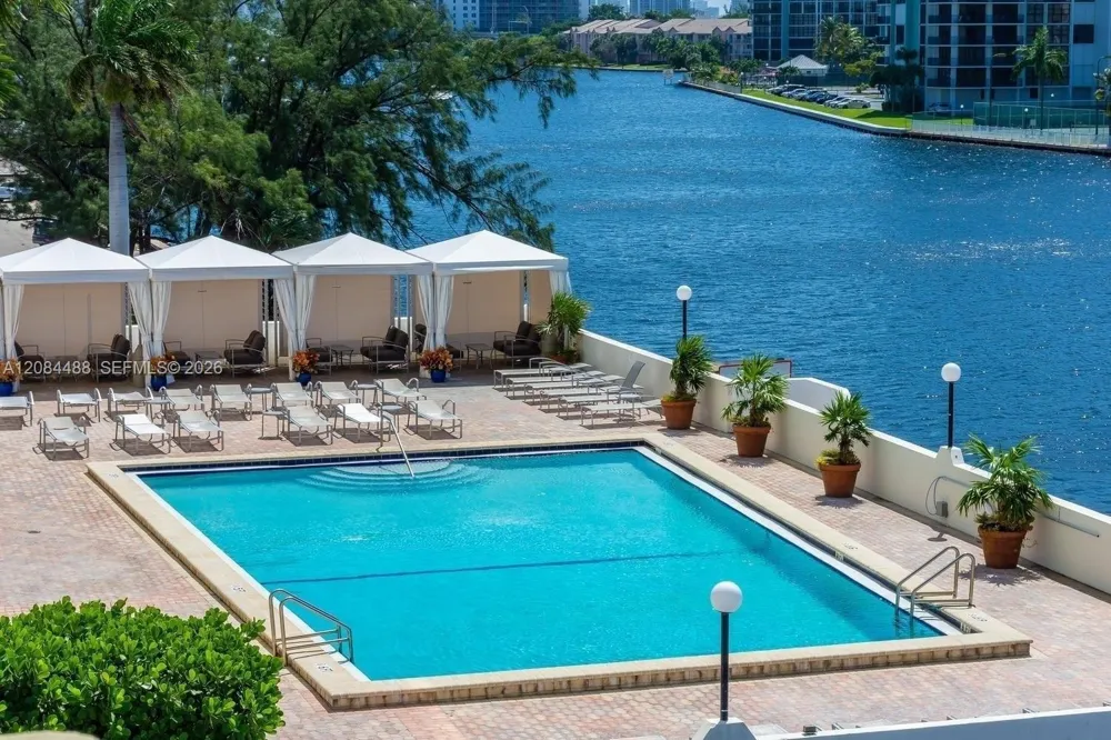 3000 S Ocean Dr #1606 Hollywood, FL 33019