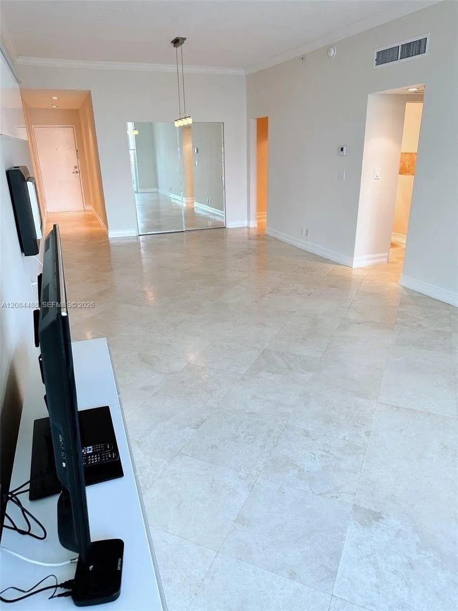 3000 S Ocean Dr #1606 Hollywood, FL 33019