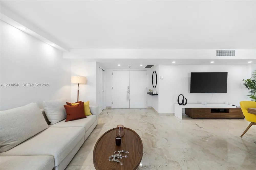 2401 Collins Ave #1508 Miami Beach, FL 33140