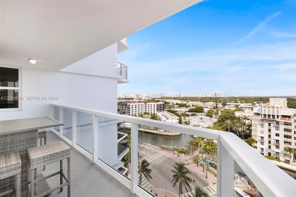 2401 Collins Ave #1508 Miami Beach, FL 33140
