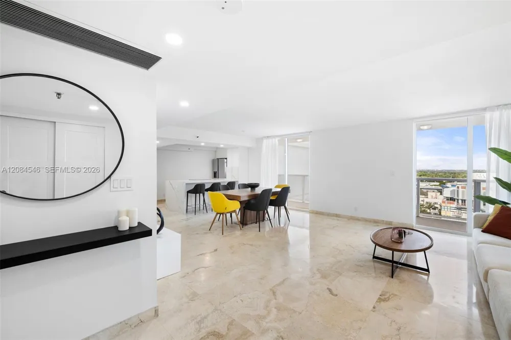 2401 Collins Ave #1508 Miami Beach, FL 33140
