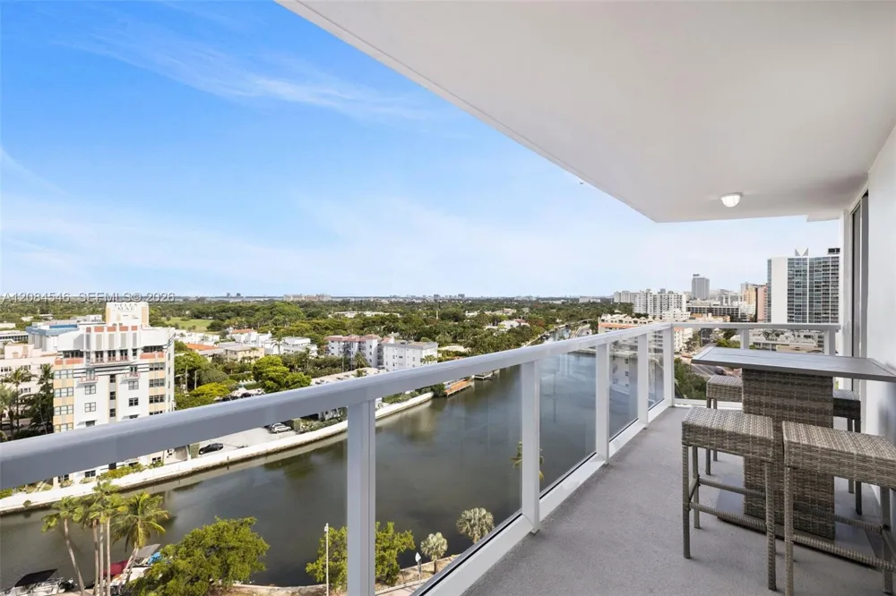 2401 Collins Ave #1508 Miami Beach, FL 33140