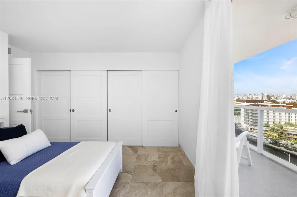 2401 Collins Ave #1508 Miami Beach, FL 33140