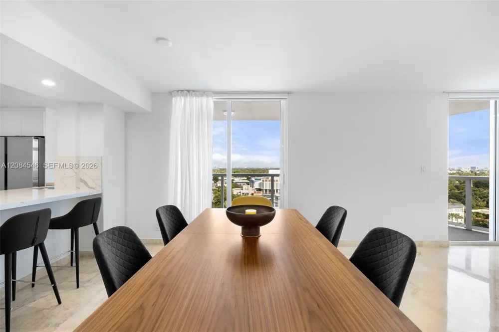 2401 Collins Ave #1508 Miami Beach, FL 33140