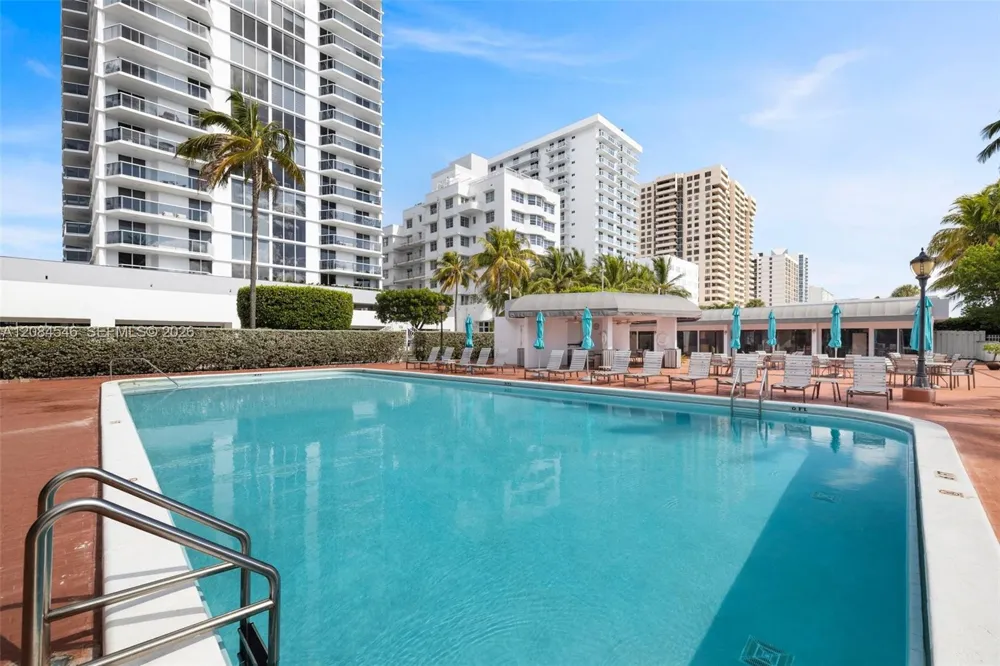 2401 Collins Ave #1508 Miami Beach, FL 33140