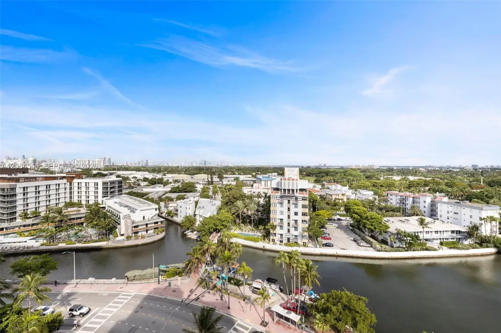 2401 Collins Ave #1508 Miami Beach, FL 33140
