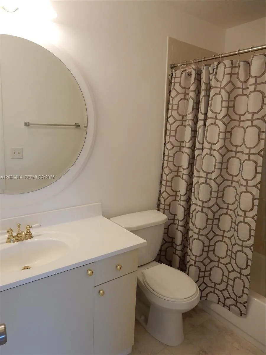 5051 W OAKLAND PARK BLVD #302 Lauderdale Lakes, FL 33313