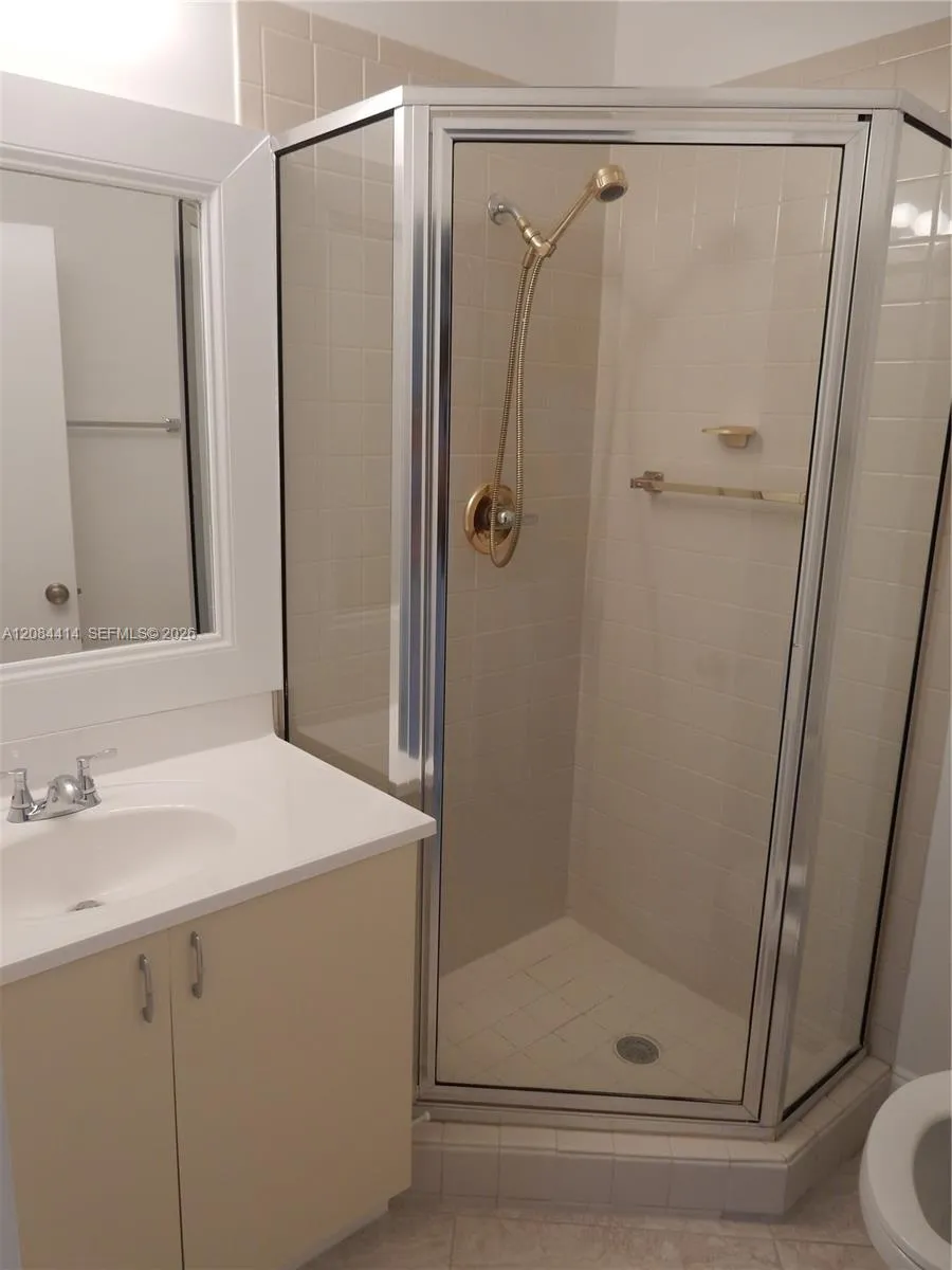 5051 W OAKLAND PARK BLVD #302 Lauderdale Lakes, FL 33313