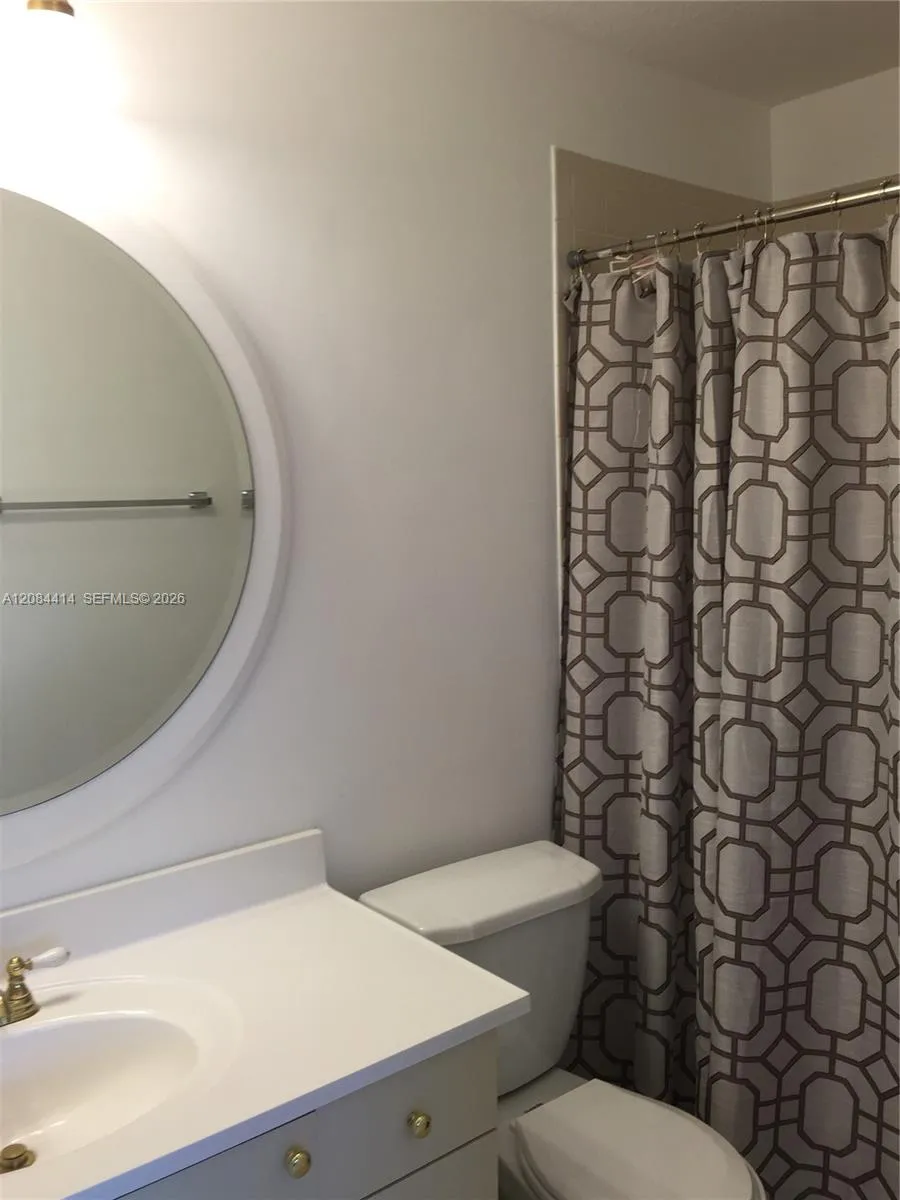 5051 W OAKLAND PARK BLVD #302 Lauderdale Lakes, FL 33313