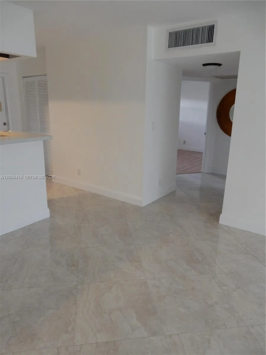 5051 W OAKLAND PARK BLVD #302 Lauderdale Lakes, FL 33313