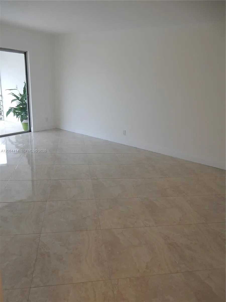 5051 W OAKLAND PARK BLVD #302 Lauderdale Lakes, FL 33313