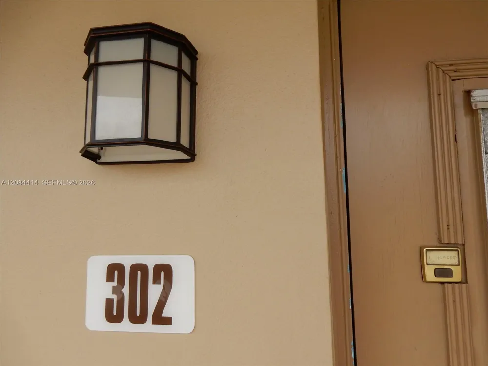 5051 W OAKLAND PARK BLVD #302 Lauderdale Lakes, FL 33313