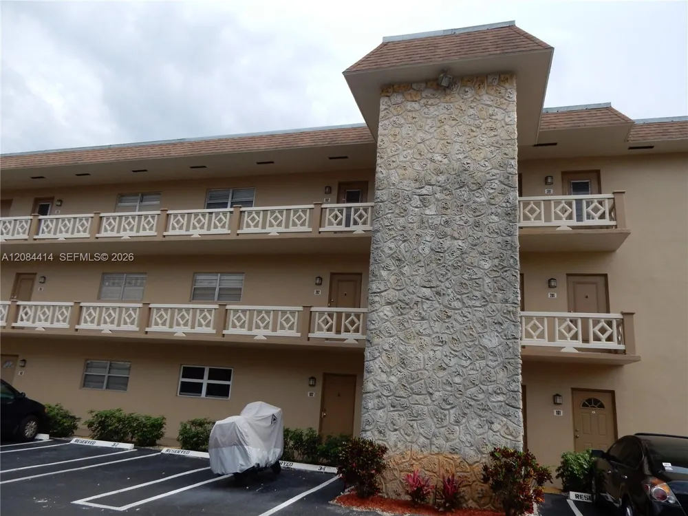 5051 W OAKLAND PARK BLVD #302 Lauderdale Lakes, FL 33313