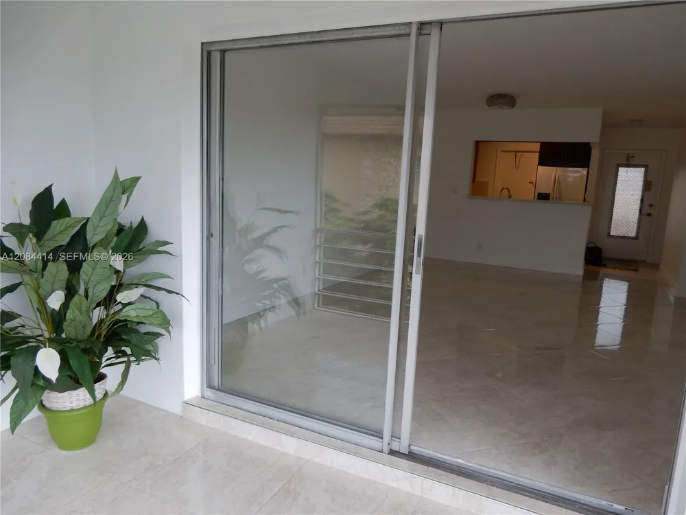5051 W OAKLAND PARK BLVD #302 Lauderdale Lakes, FL 33313