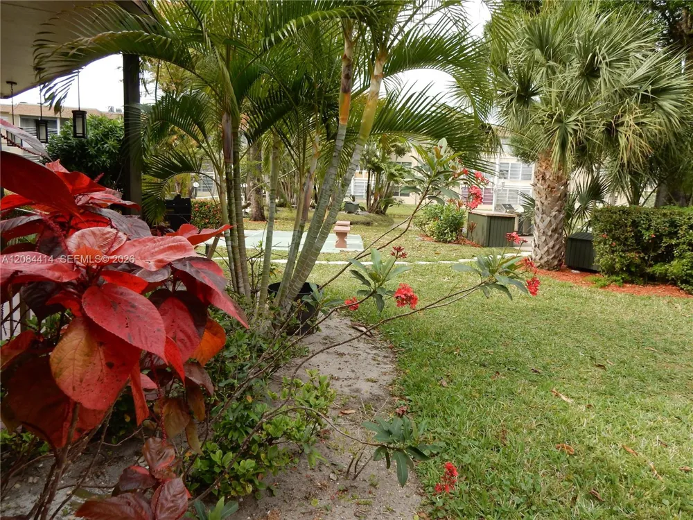 5051 W OAKLAND PARK BLVD #302 Lauderdale Lakes, FL 33313