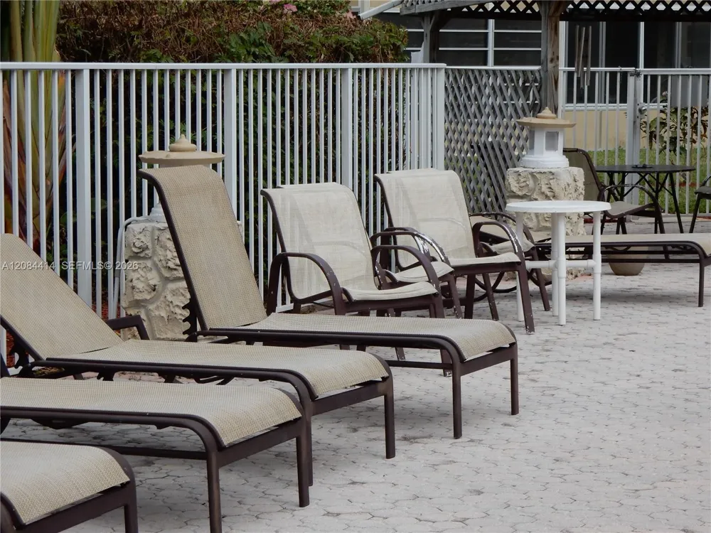 5051 W OAKLAND PARK BLVD #302 Lauderdale Lakes, FL 33313