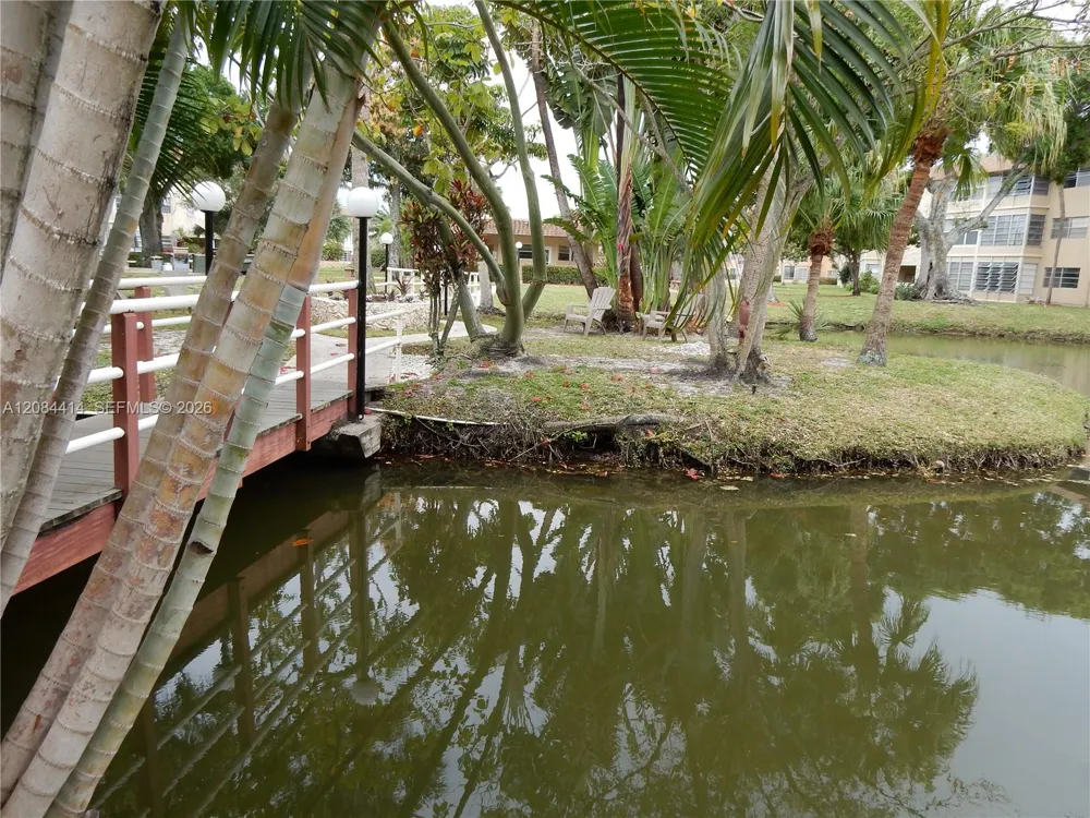 5051 W OAKLAND PARK BLVD #302 Lauderdale Lakes, FL 33313