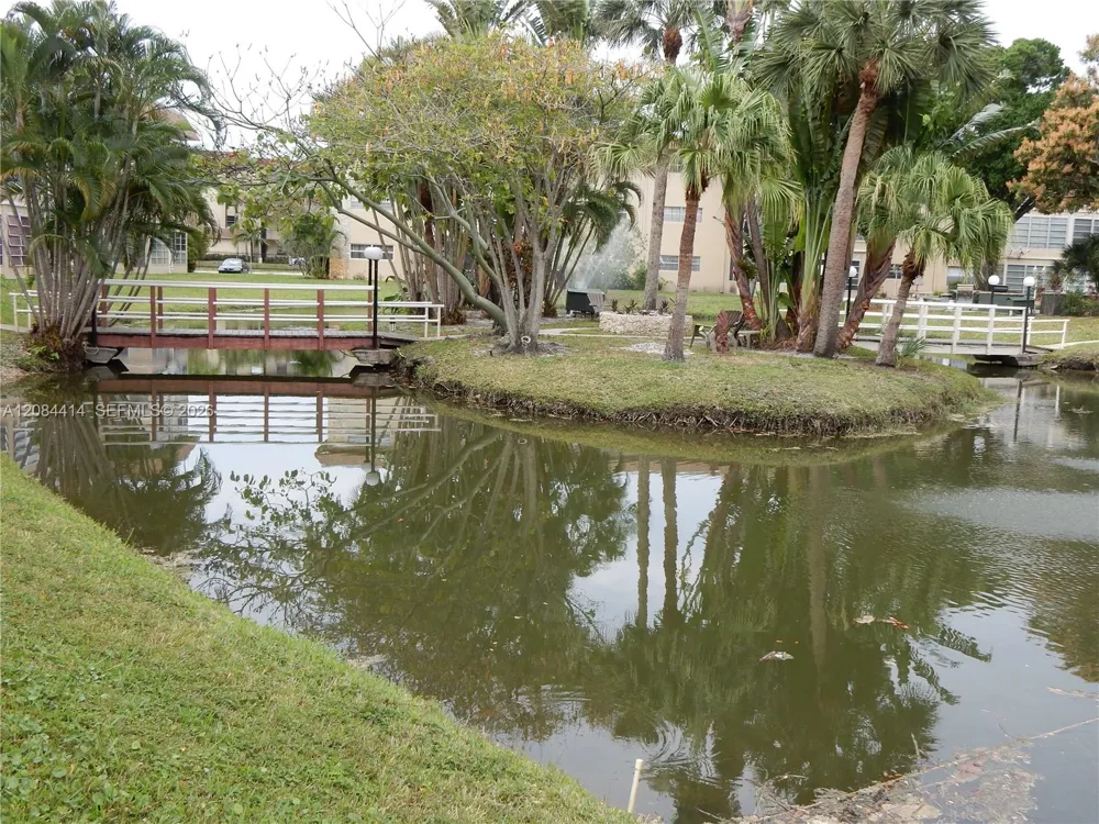 5051 W OAKLAND PARK BLVD #302 Lauderdale Lakes, FL 33313